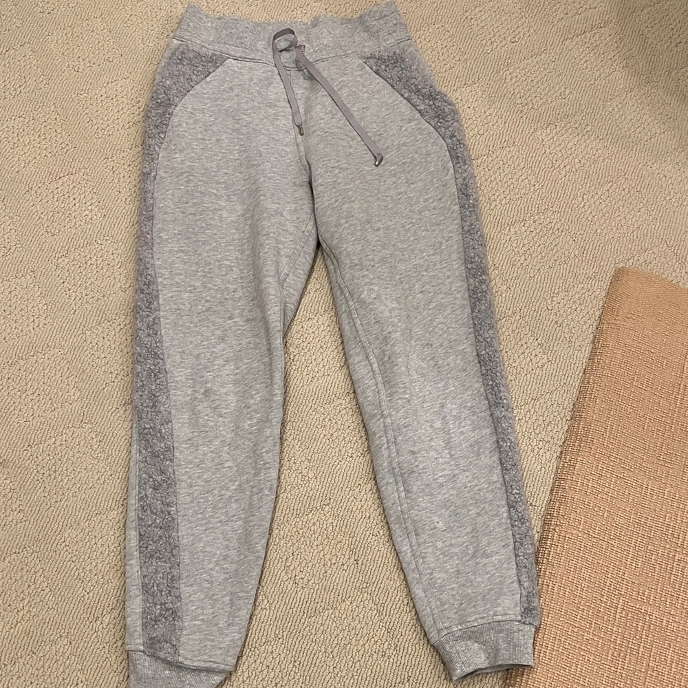 Lululemon Athletica Light Gray Scuba Joggers - Picture 2 of 5